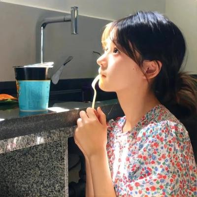 红色八爪女